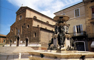 Cattedrale di Faenza e fontana monumentale